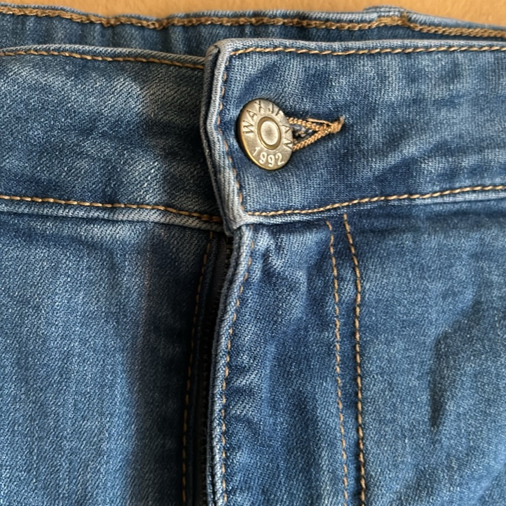 Plus Size Ripped Jeans 2 - Picture 7 of 12